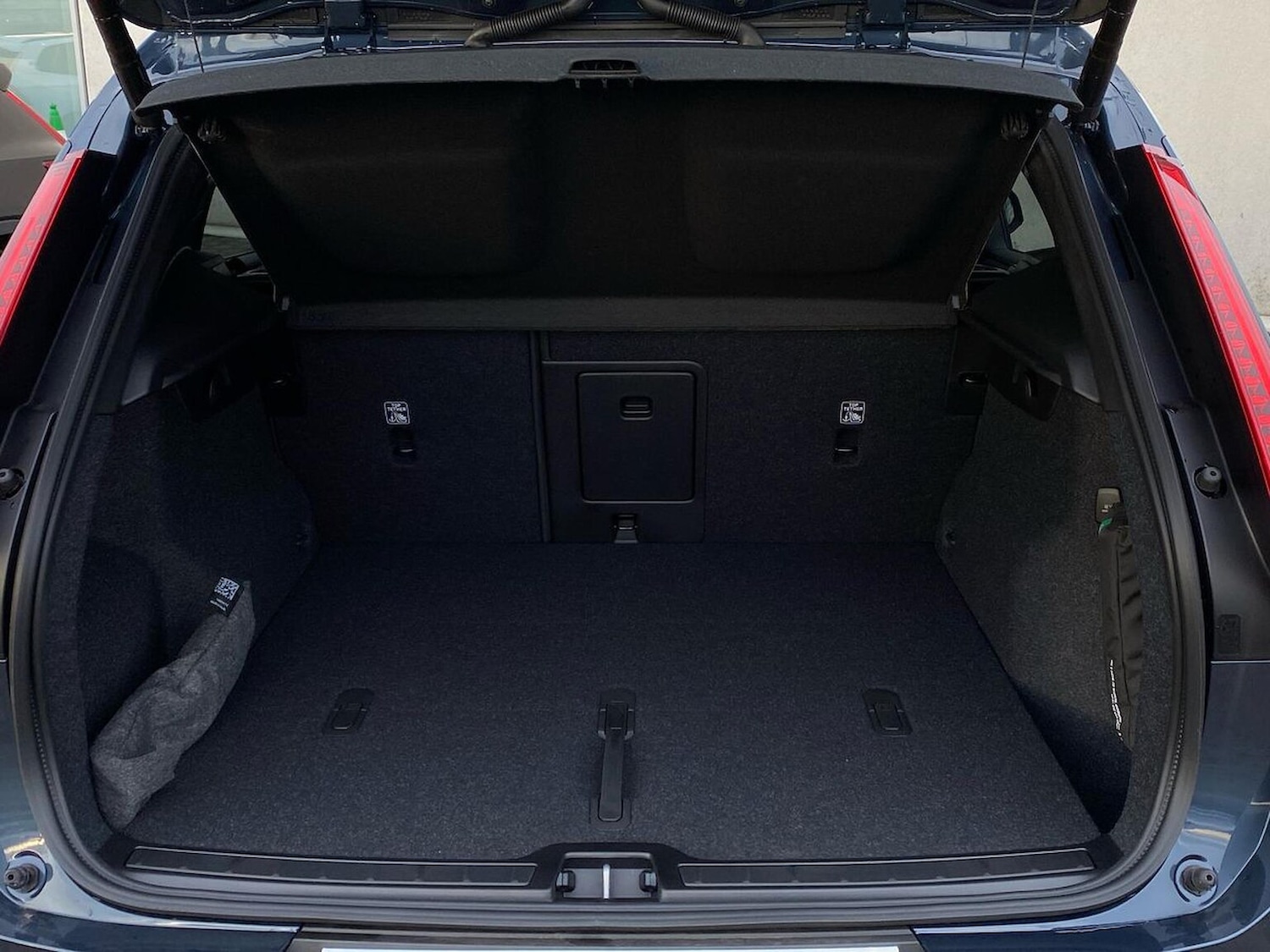 Used Volvo XC40 2025 for sale - 77489698: Photo 17