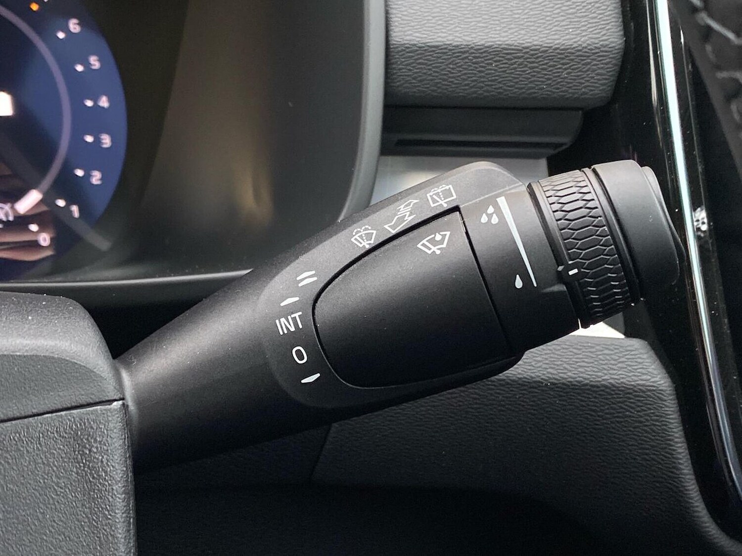 Used Volvo XC40 2025 for sale - 77489698: Photo 28