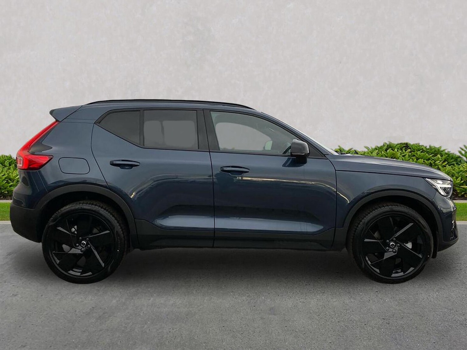 Used Volvo XC40 2025 for sale - 77489698: Photo 3