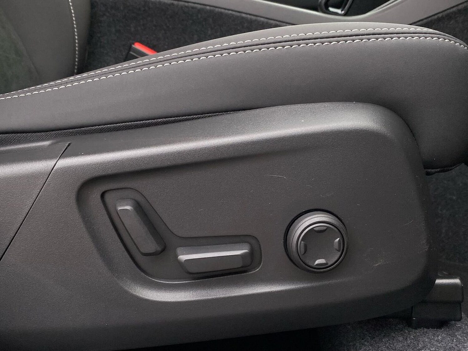 Used Volvo XC40 2025 for sale - 77489698: Photo 30