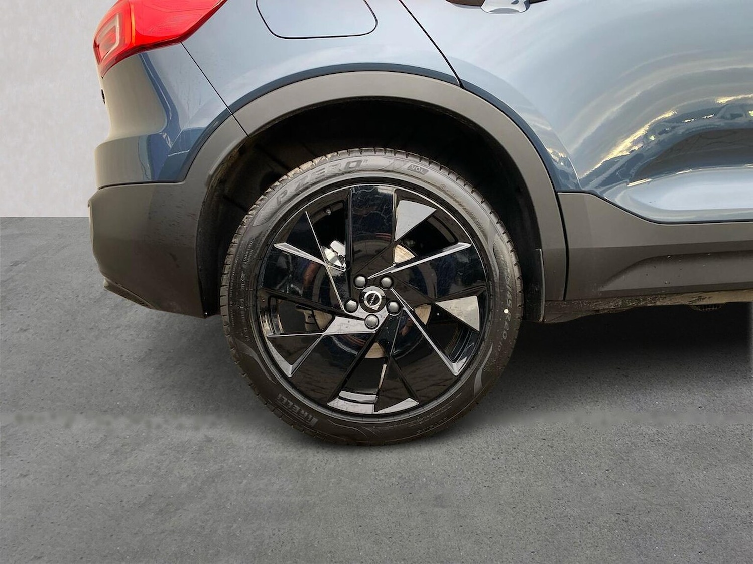 Used Volvo XC40 2025 for sale - 77489698: Photo 6