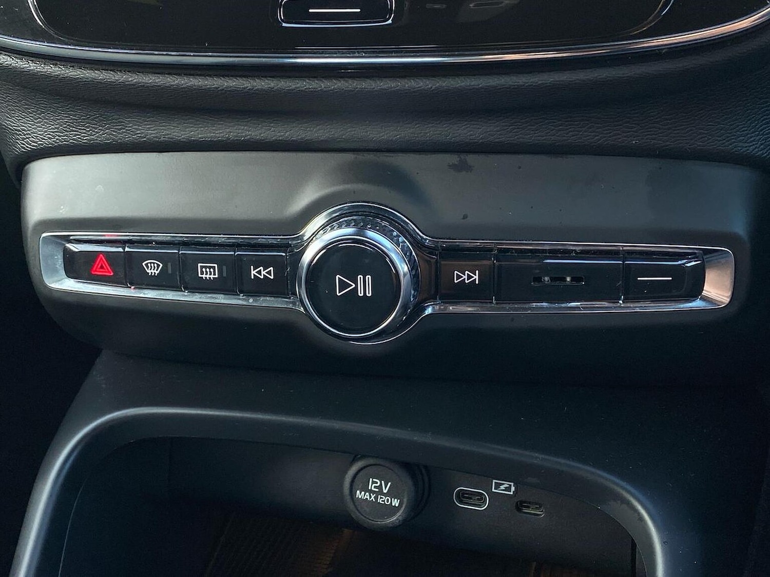 Used Volvo XC40 2022 for sale - 76382638: Photo 13