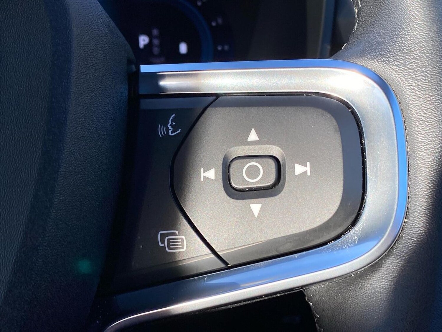 Used Volvo XC40 2022 for sale - 76382638: Photo 27