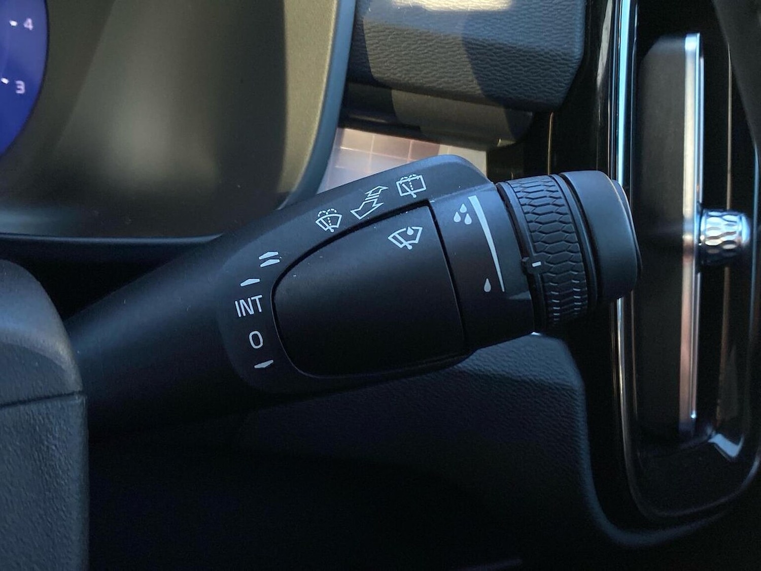 Used Volvo XC40 2022 for sale - 76382638: Photo 29