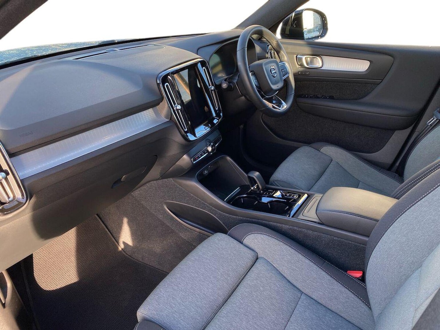 Used Volvo XC40 2022 for sale - 76382638: Photo 8