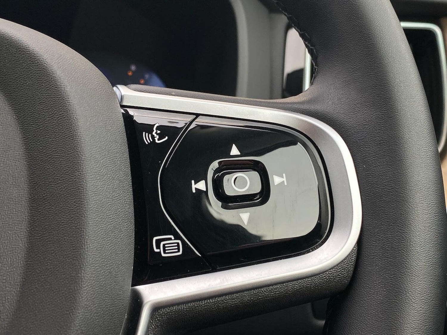 Used Volvo XC60 2025 for sale - 77984051: Photo 25