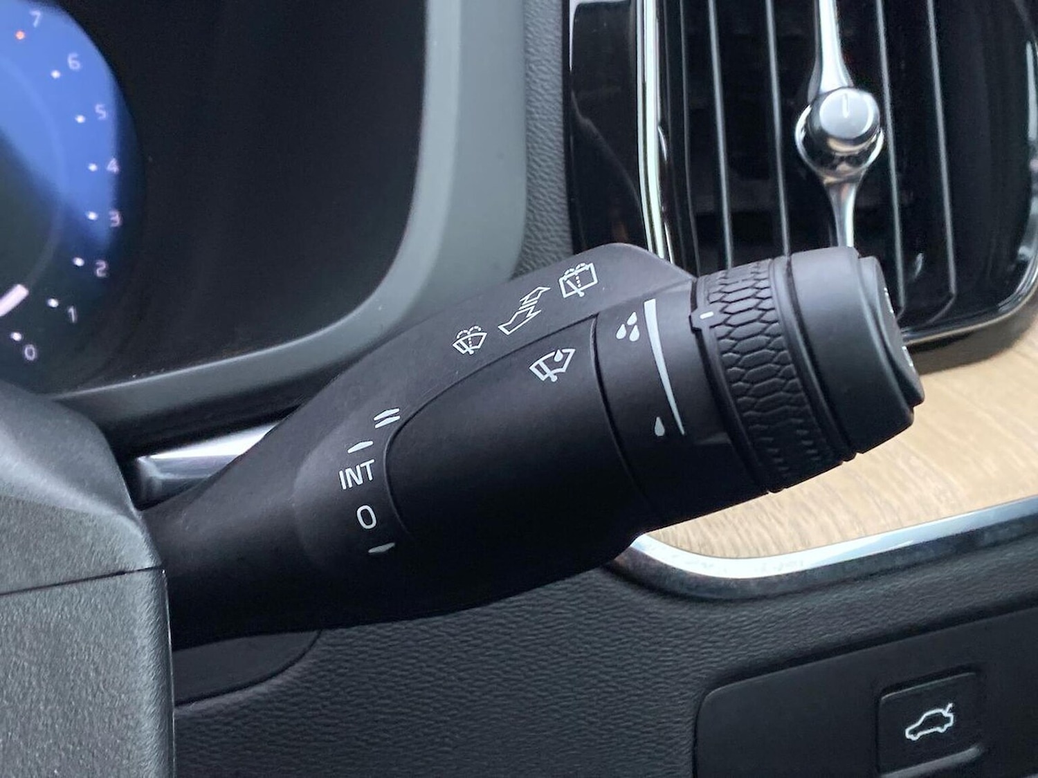 Used Volvo XC60 2025 for sale - 77984051: Photo 27