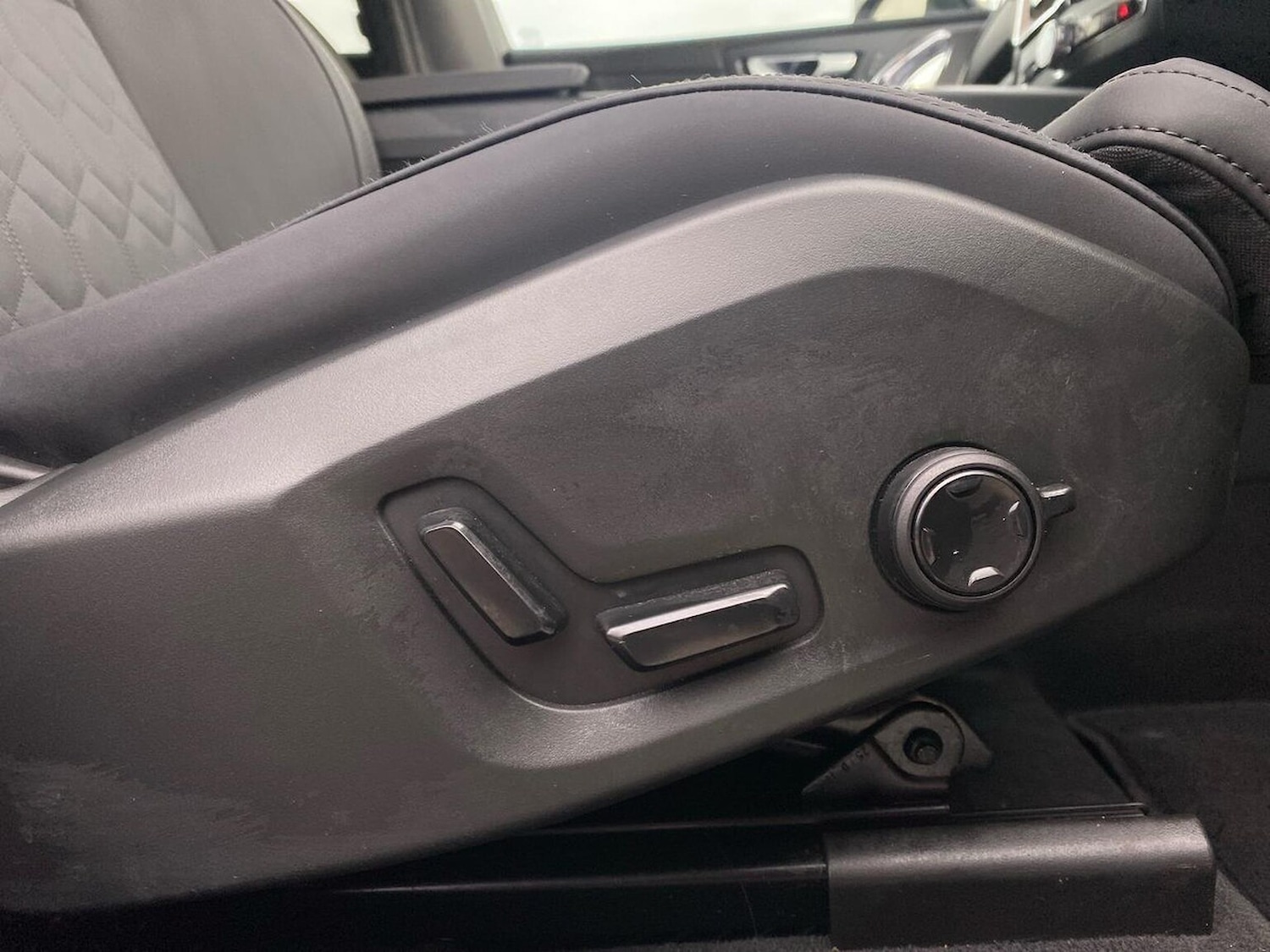 Used Volvo XC60 2025 for sale - 77984051: Photo 29