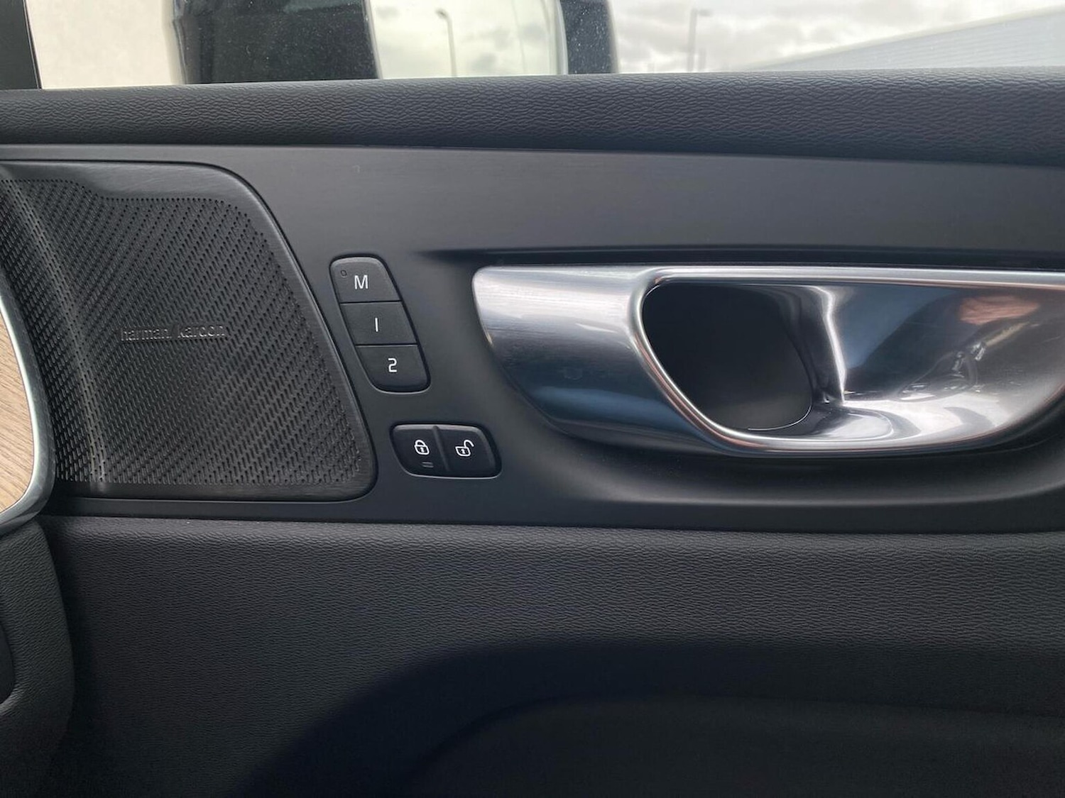 Used Volvo XC60 2025 for sale - 77984051: Photo 36