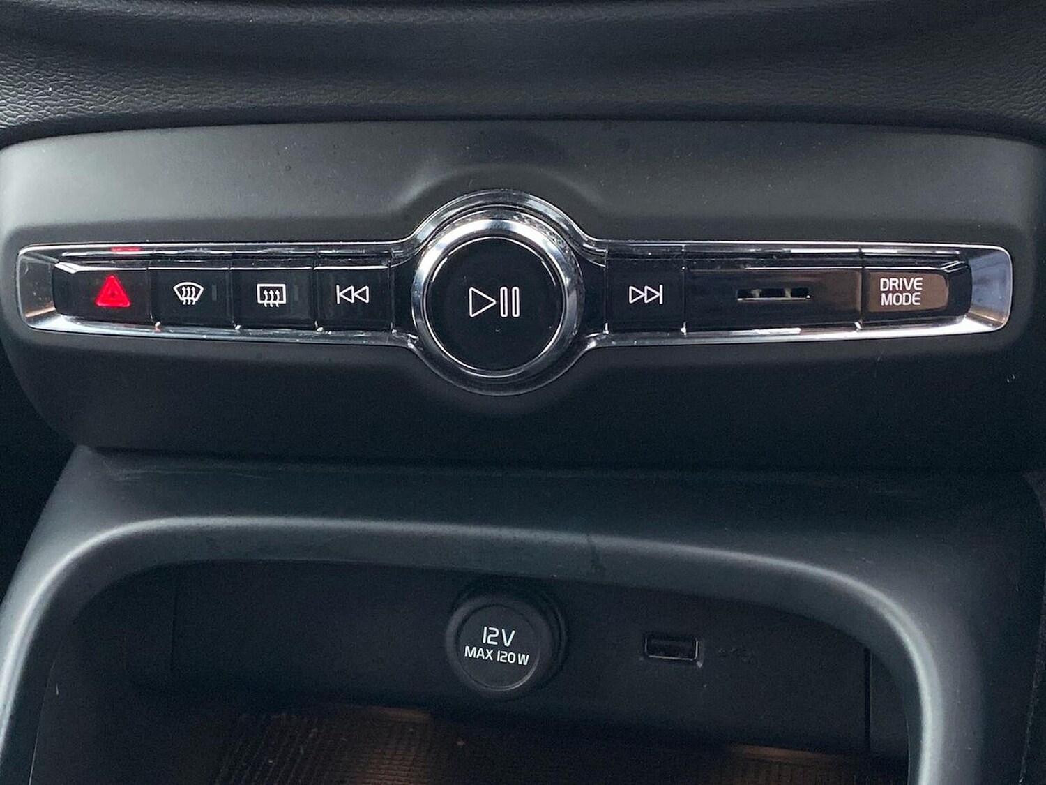 Used Volvo XC40 2021 for sale - 77489329: Photo 12