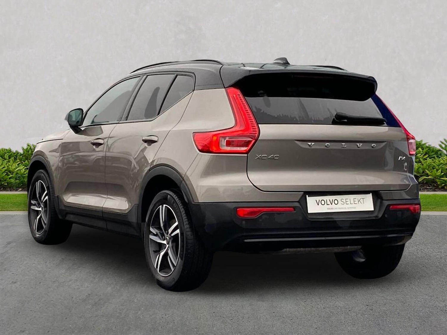 Used Volvo XC40 2021 for sale - 77489329: Photo 2