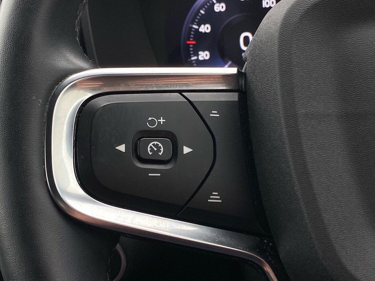 Used Volvo XC40 2021 for sale - 77489329: Photo 26