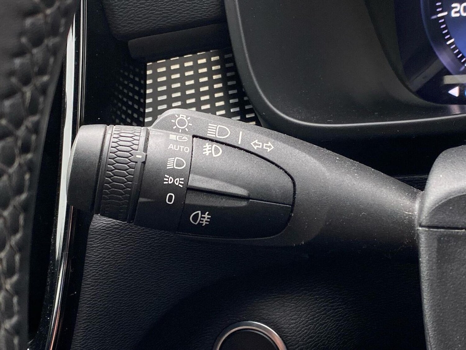 Used Volvo XC40 2021 for sale - 77489329: Photo 28