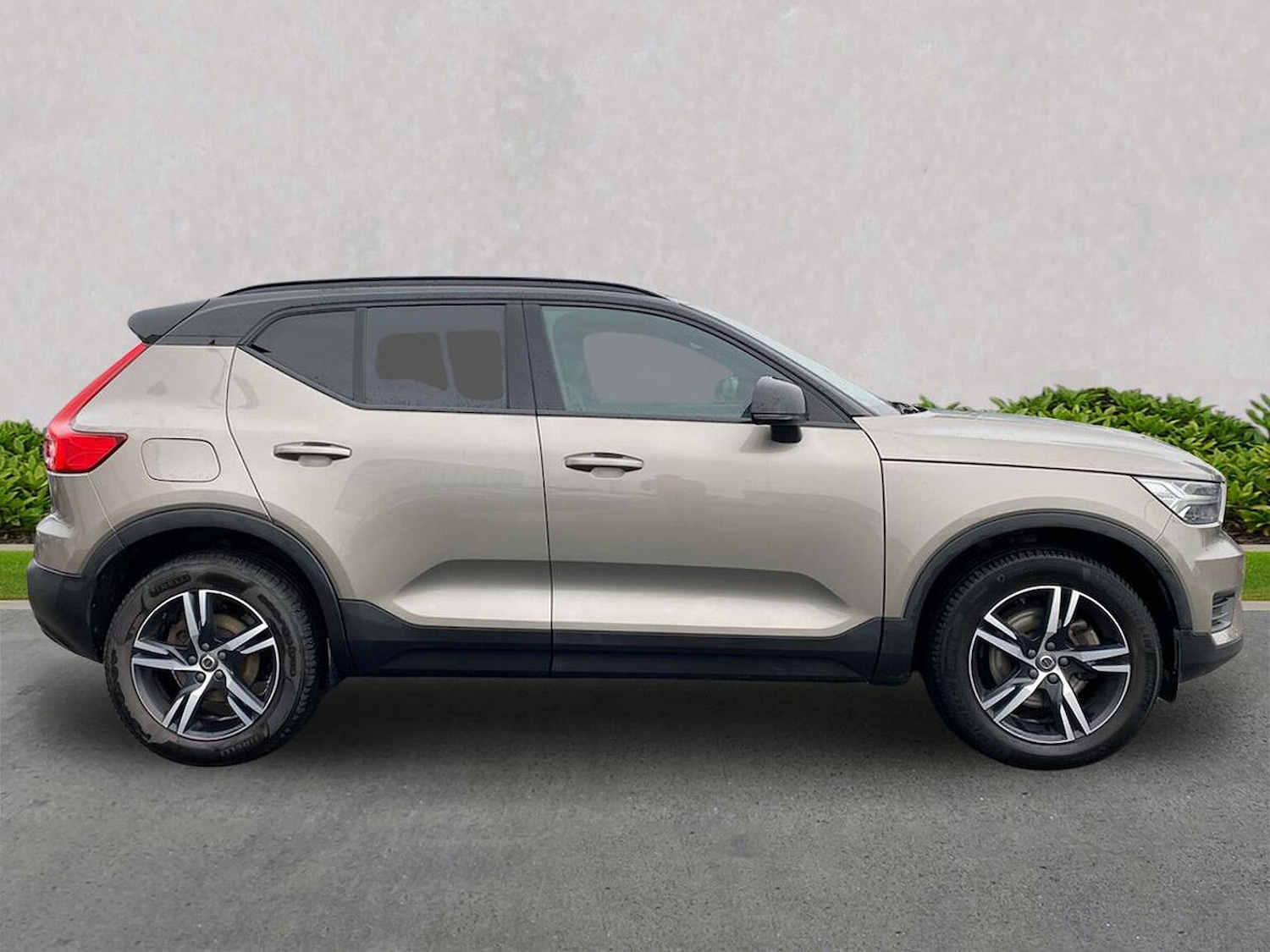Used Volvo XC40 2021 for sale - 77489329: Photo 3