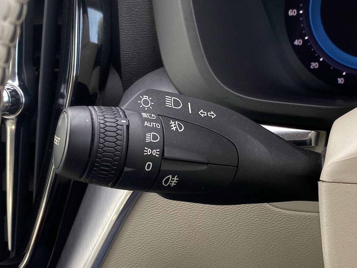 Used Volvo XC60 2022 for sale - 76383389: Photo 30