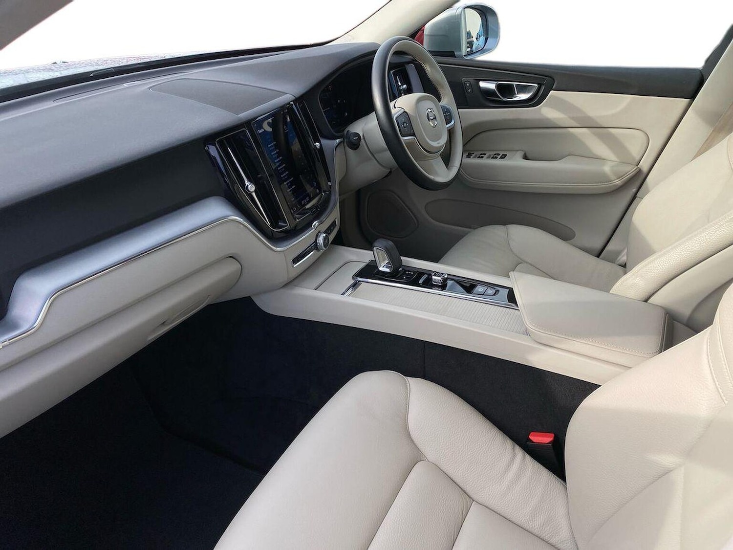 Used Volvo XC60 2022 for sale - 76383389: Photo 8