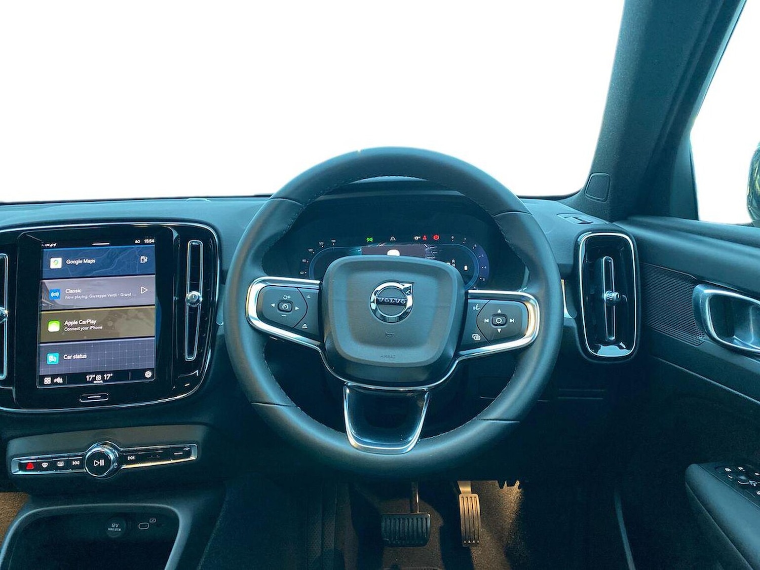 Used Volvo XC40 2023 for sale - 76510781: Photo 10