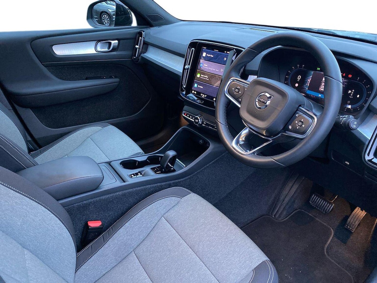 Used Volvo XC40 2023 for sale - 76510781: Photo 16