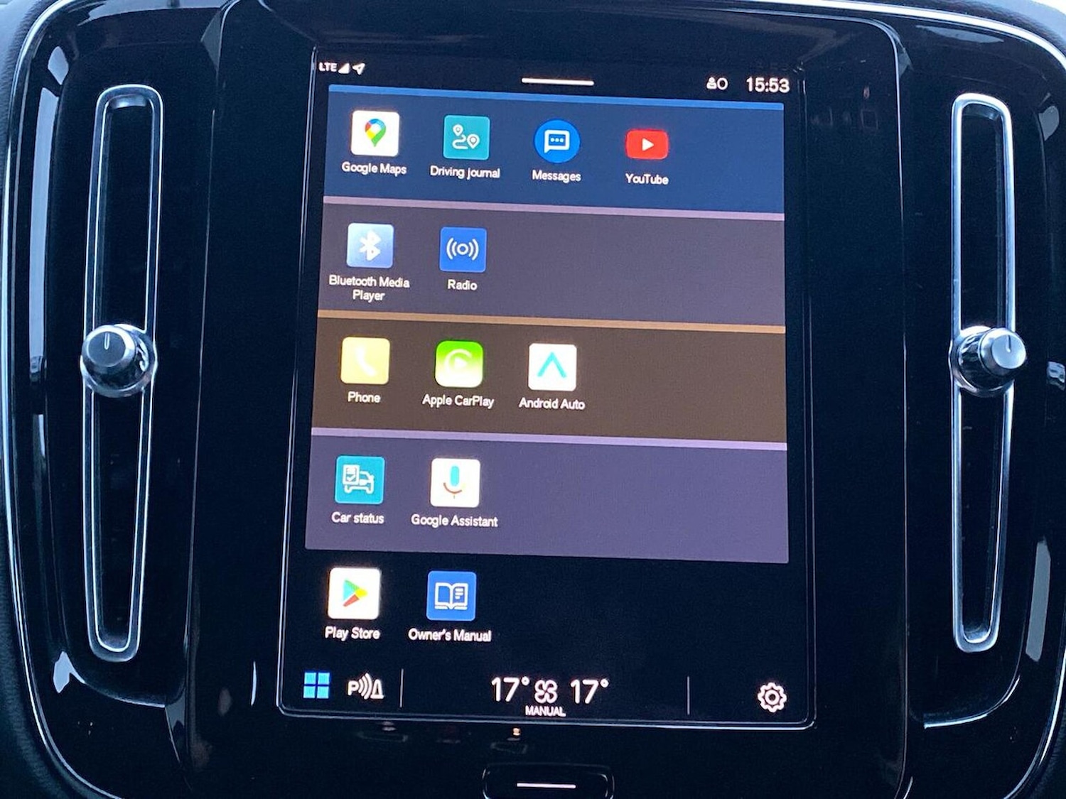 Used Volvo XC40 2023 for sale - 76510781: Photo 2