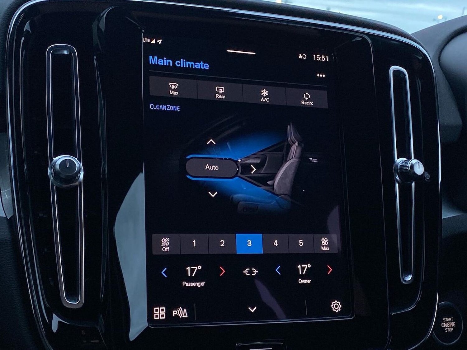 Used Volvo XC40 2023 for sale - 76510781: Photo 25