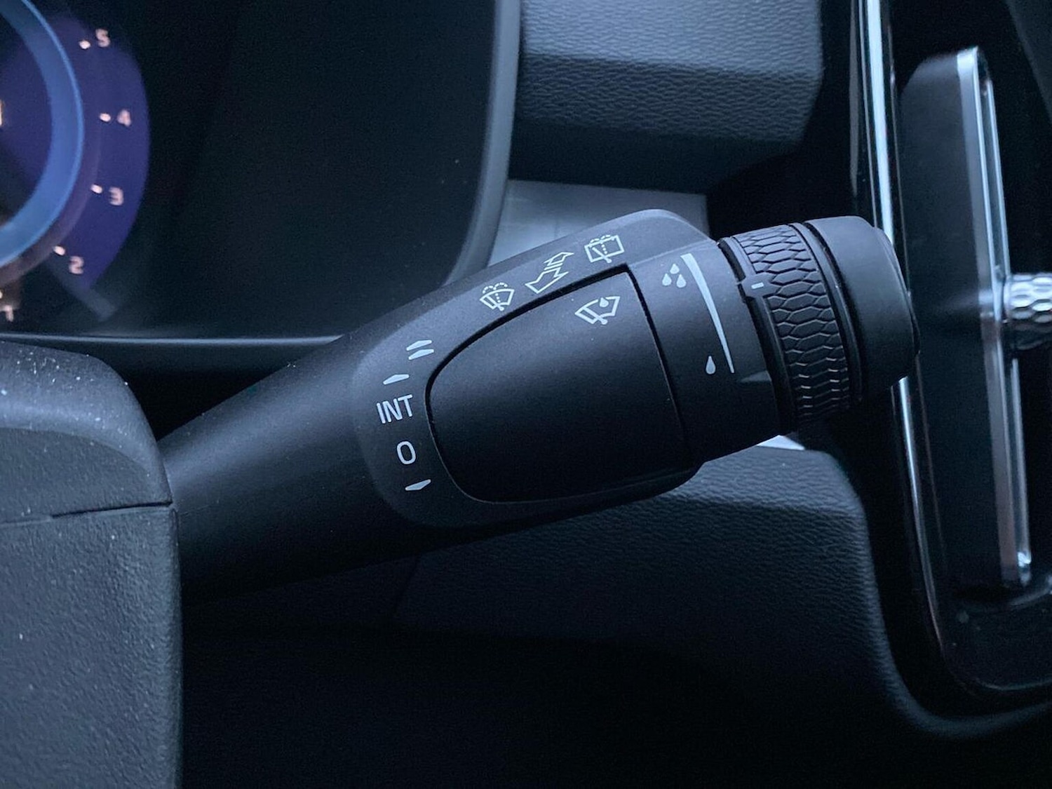 Used Volvo XC40 2023 for sale - 76510781: Photo 28