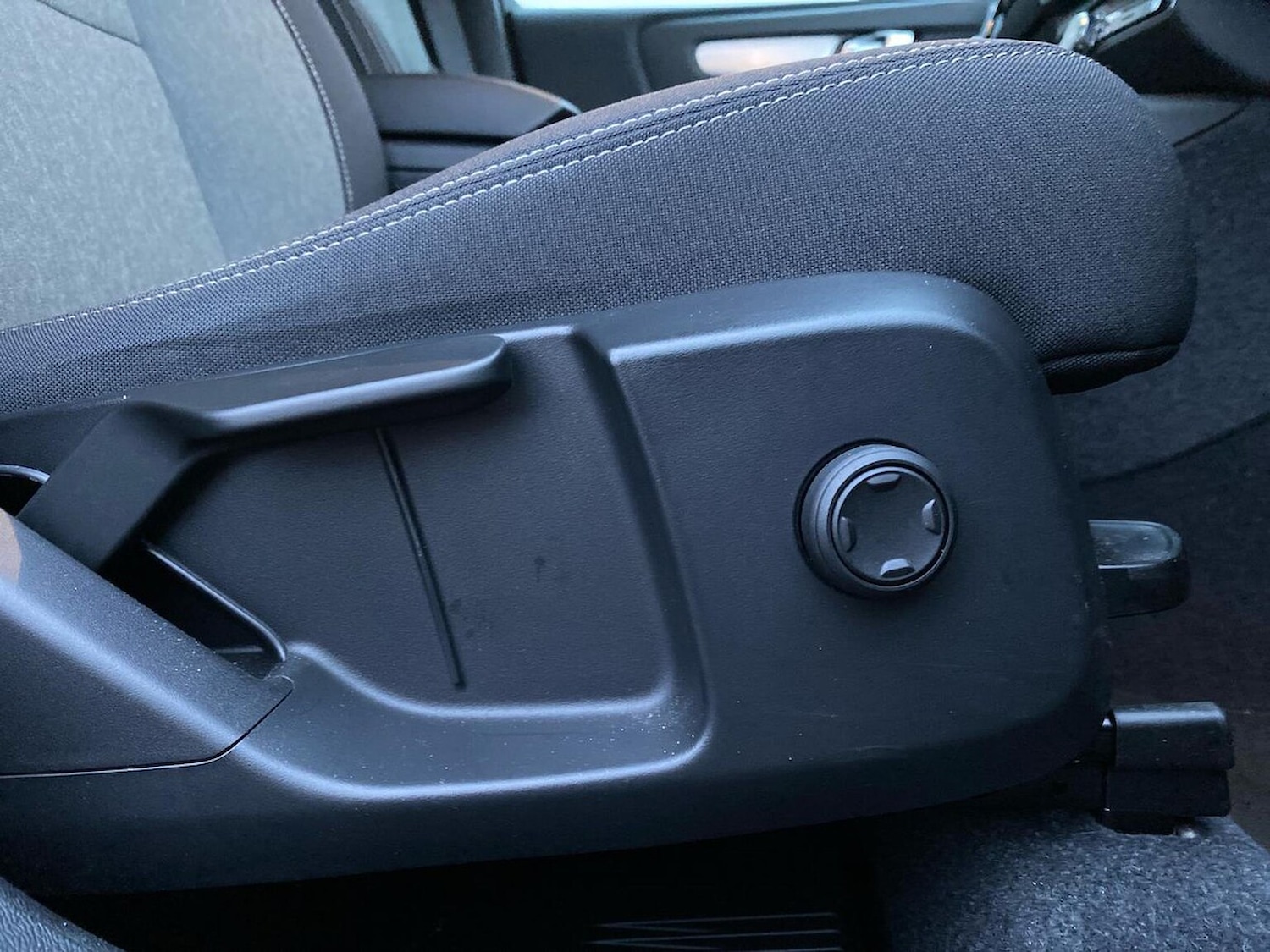 Used Volvo XC40 2023 for sale - 76510781: Photo 30