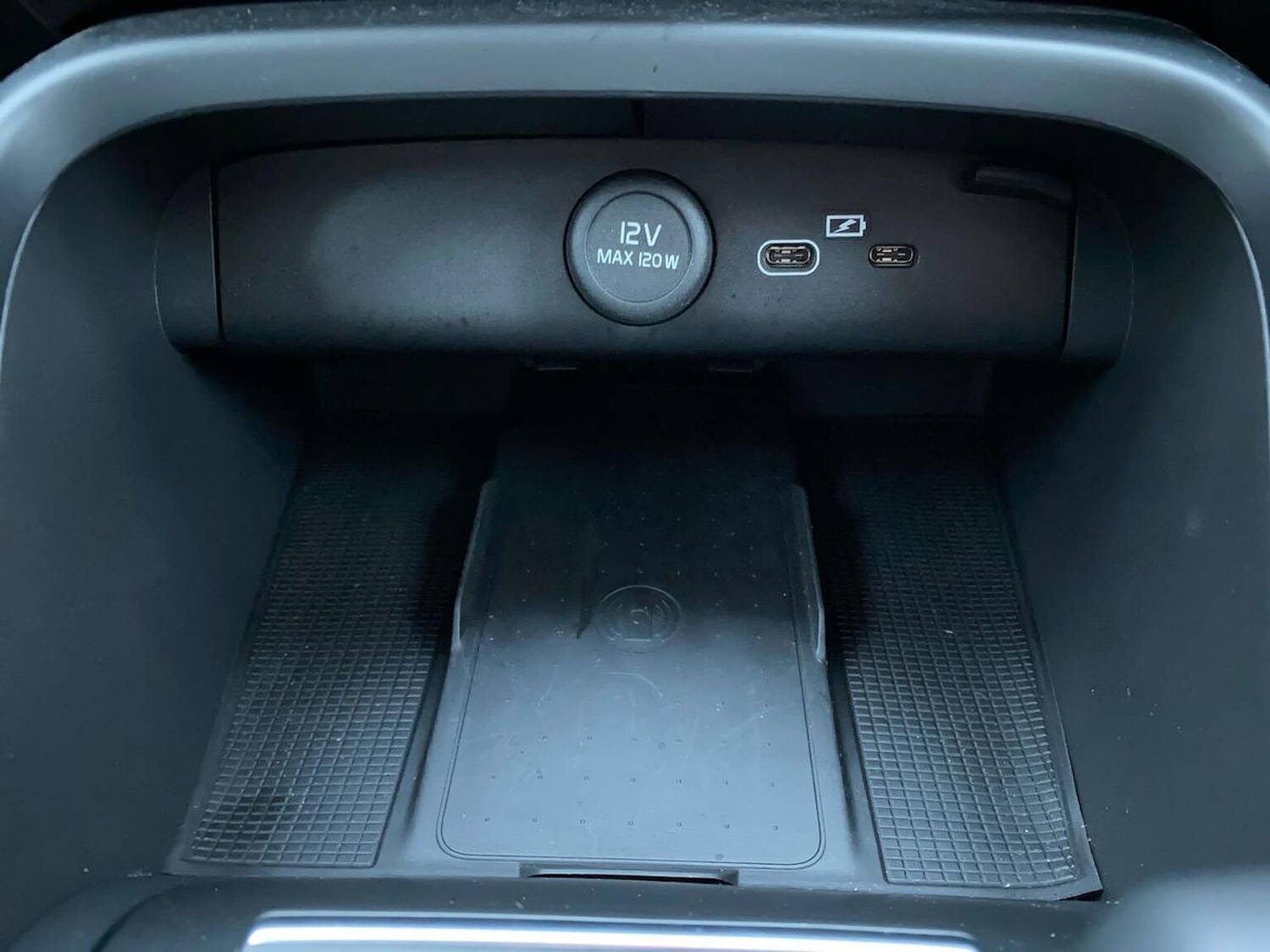 Used Volvo XC40 2023 for sale - 76510781: Photo 39