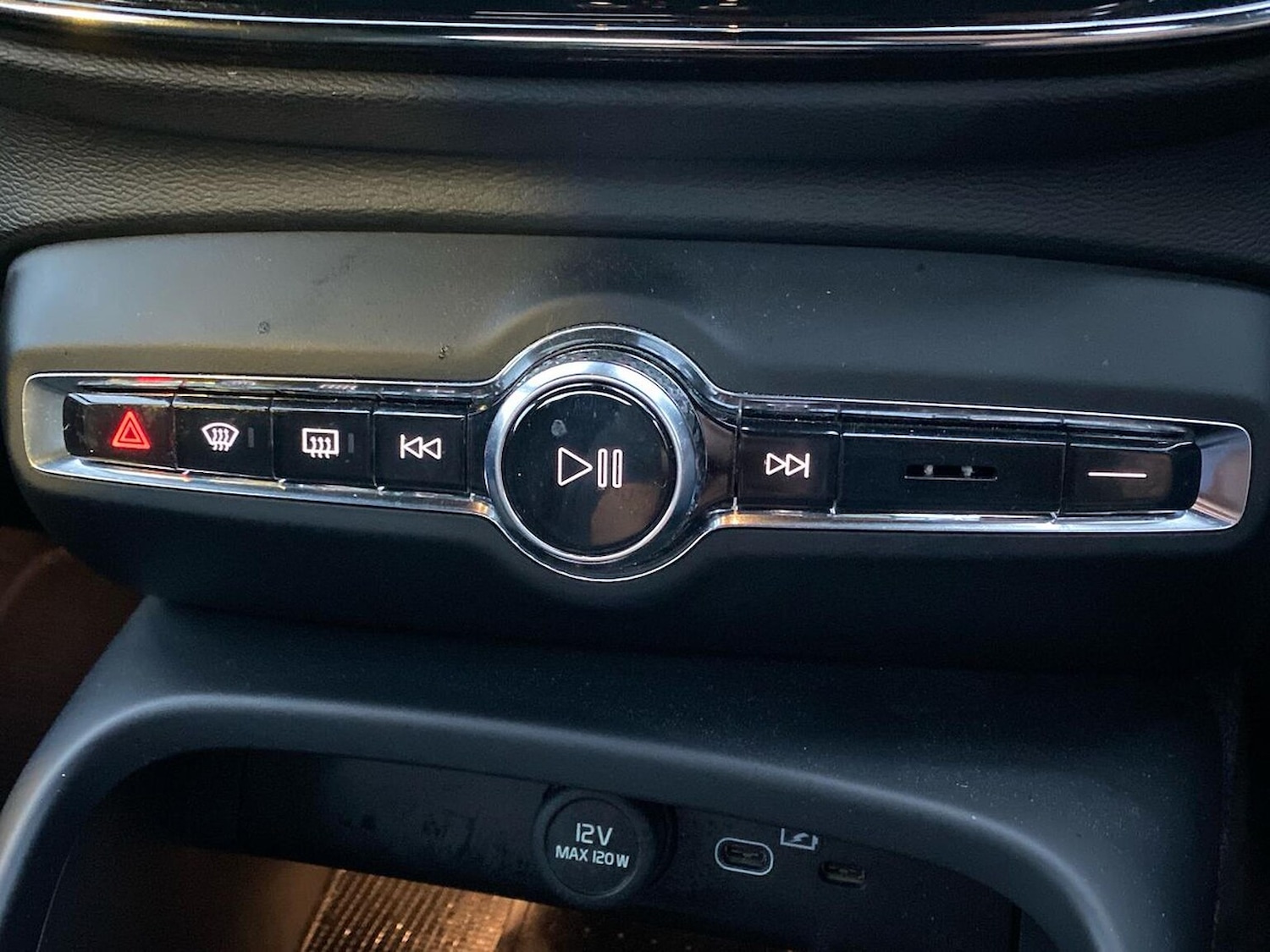 Used Volvo XC40 2022 for sale - 76387182: Photo 13