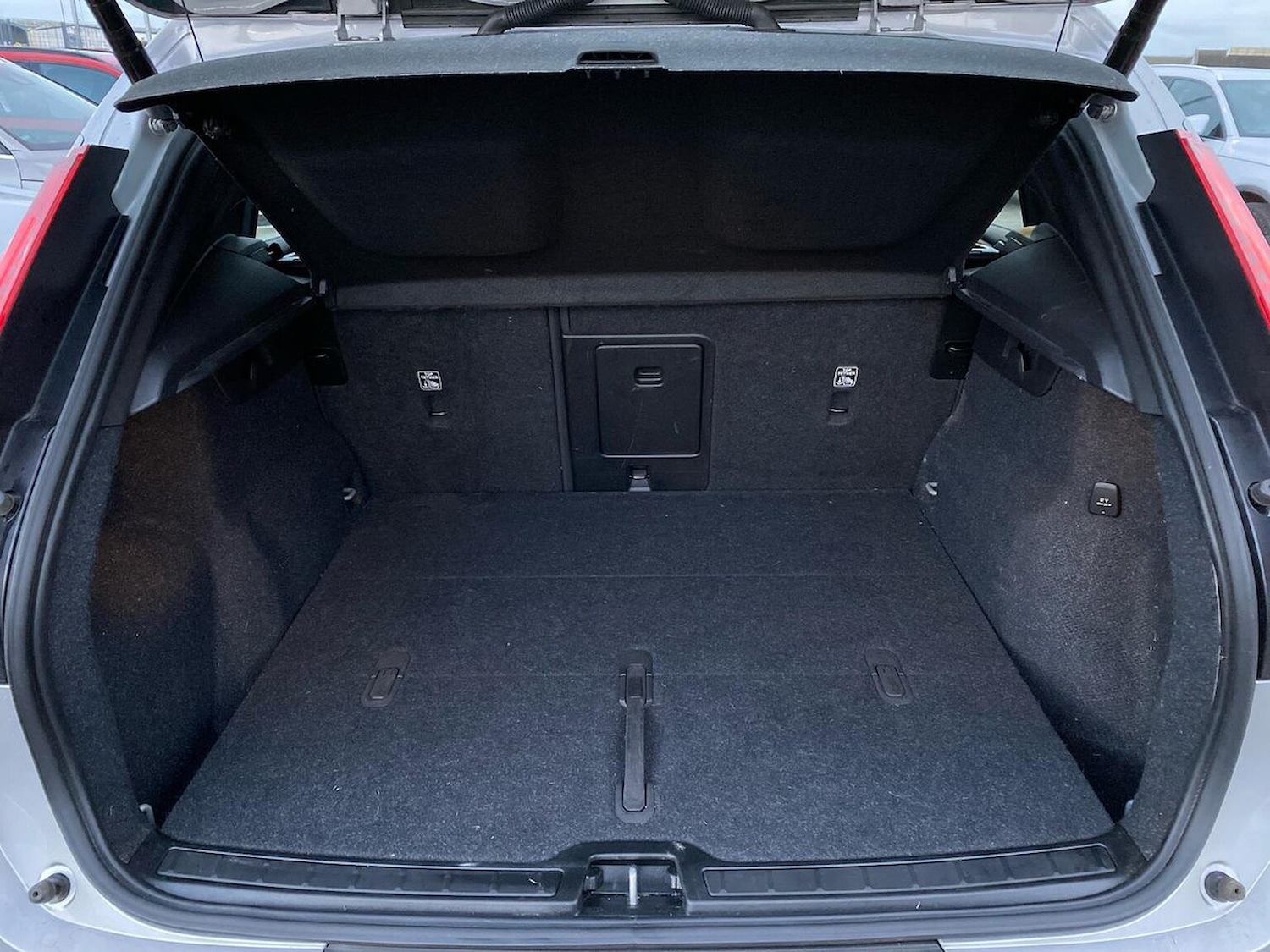 Used Volvo XC40 2022 for sale - 76387182: Photo 18