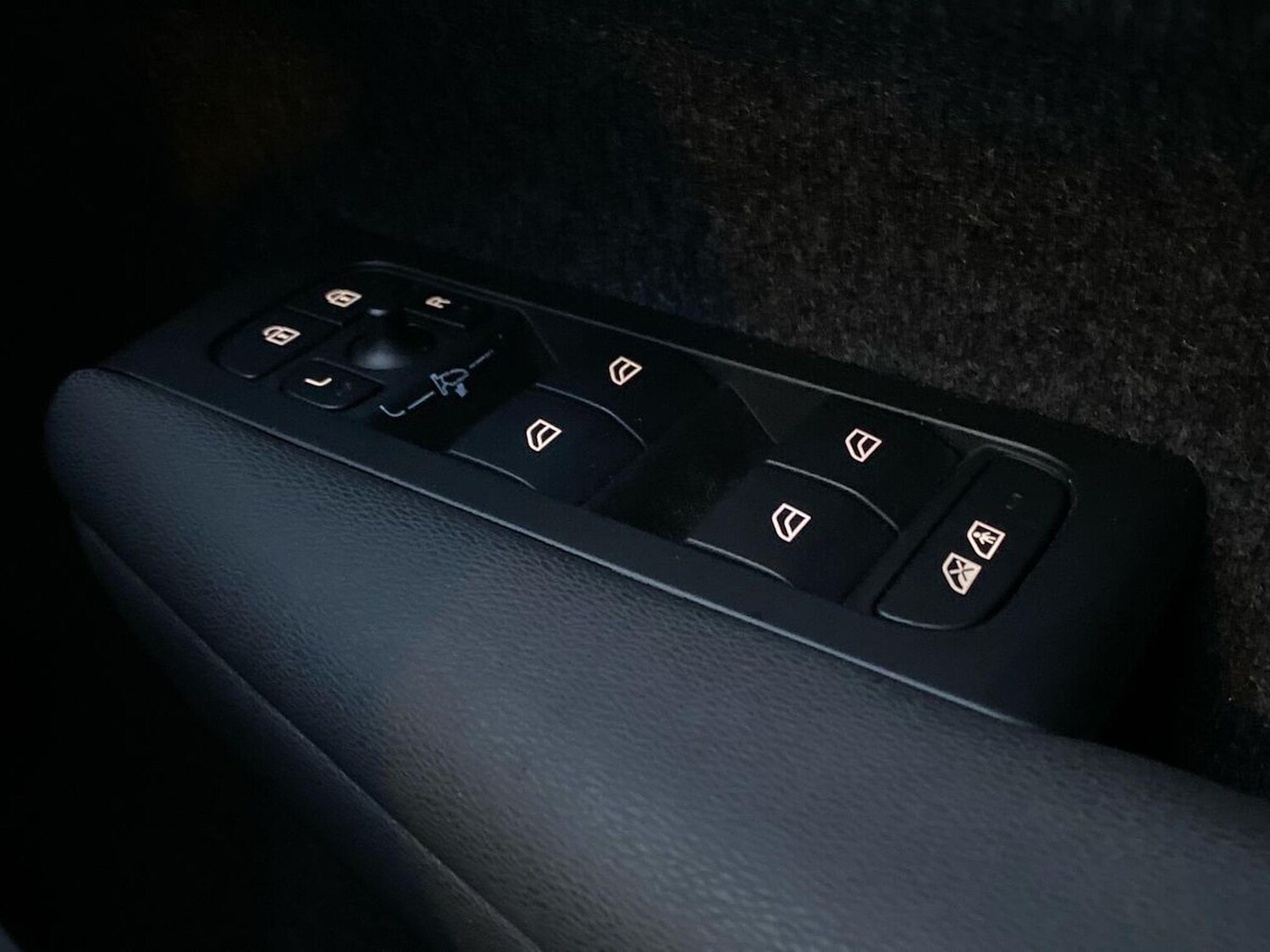 Used Volvo XC40 2022 for sale - 76387182: Photo 22