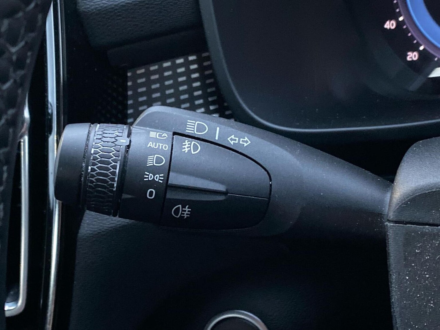 Used Volvo XC40 2022 for sale - 76387182: Photo 30