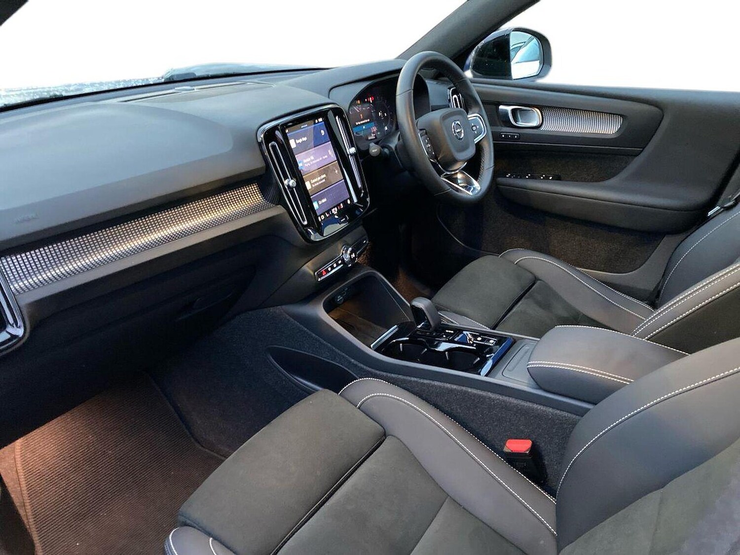 Used Volvo XC40 2022 for sale - 76387182: Photo 8