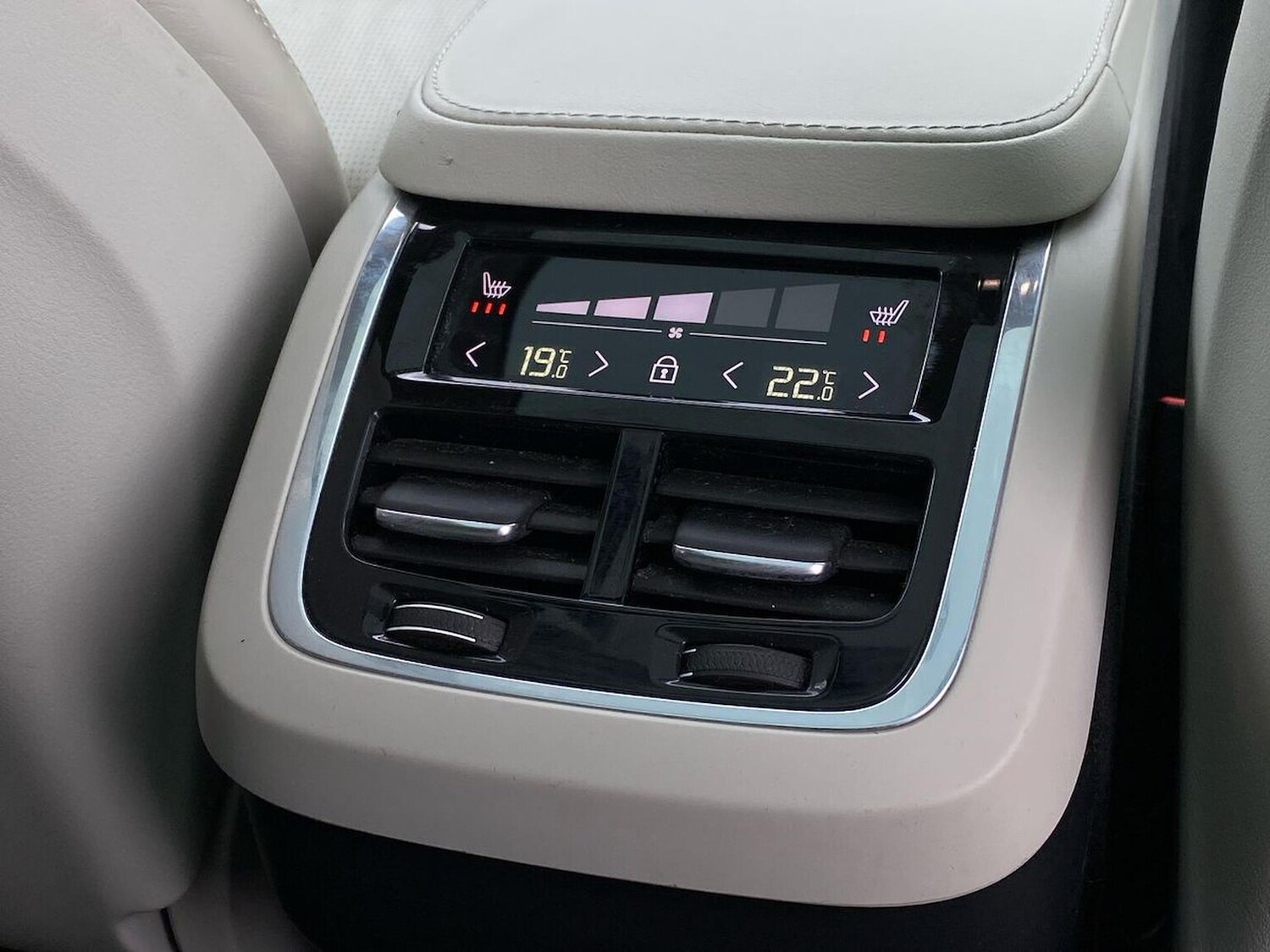 Used Volvo XC90 2023 for sale - 78191078: Photo 45