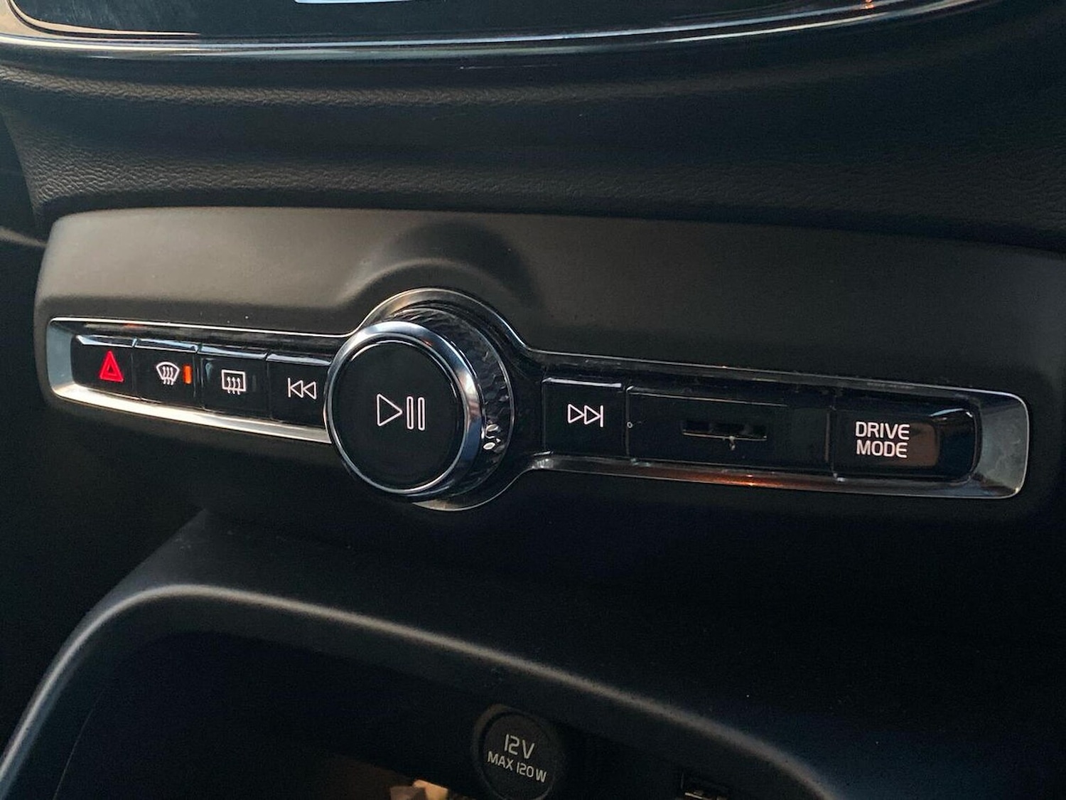 Used Volvo XC40 2021 for sale - 76855433: Photo 13