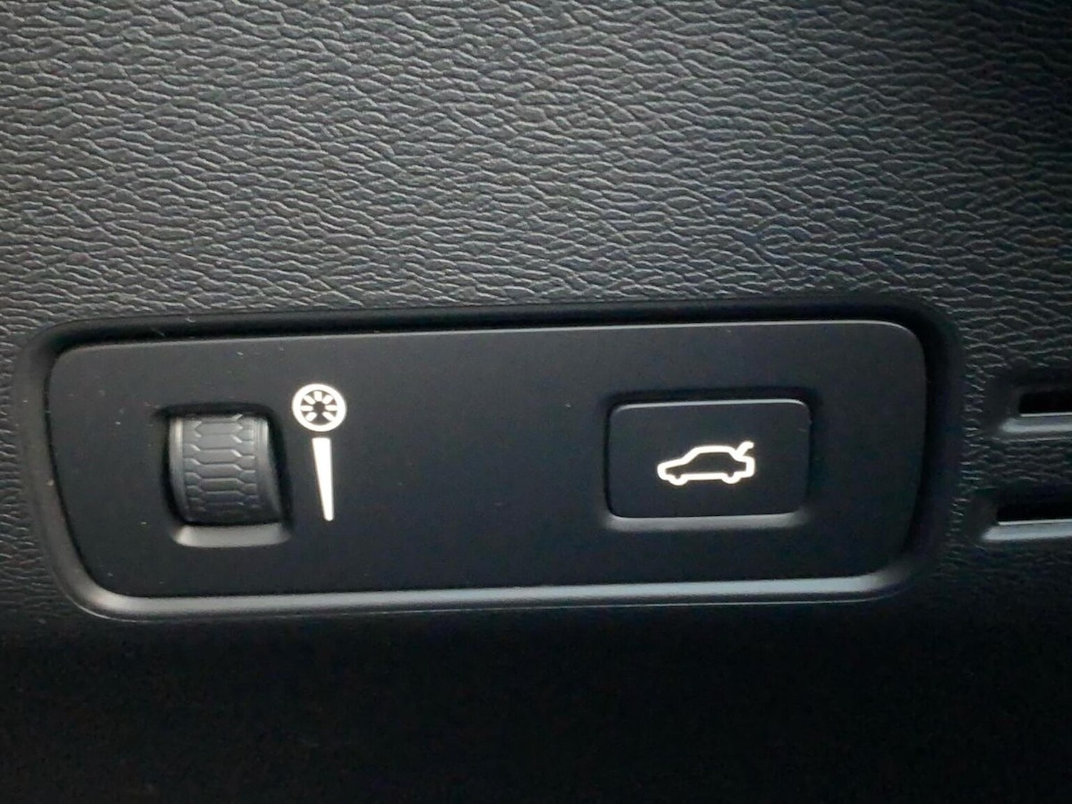 Used Volvo XC40 2021 for sale - 76855433: Photo 23