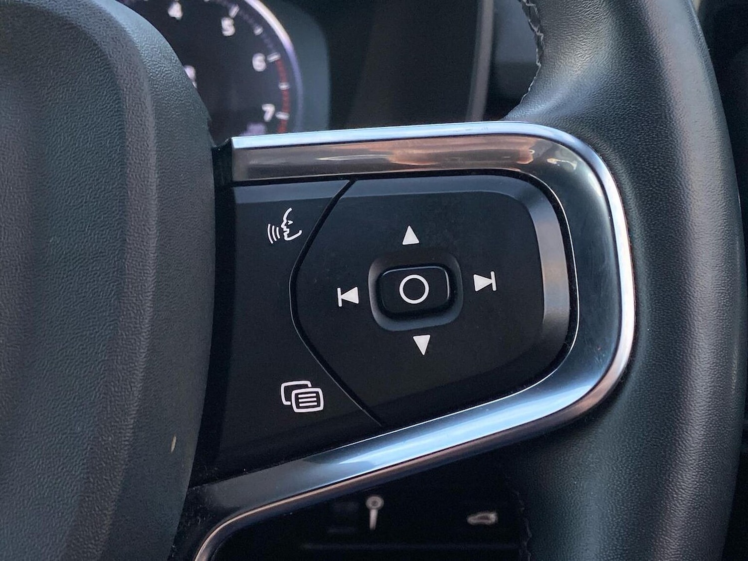 Used Volvo XC40 2021 for sale - 76855433: Photo 26