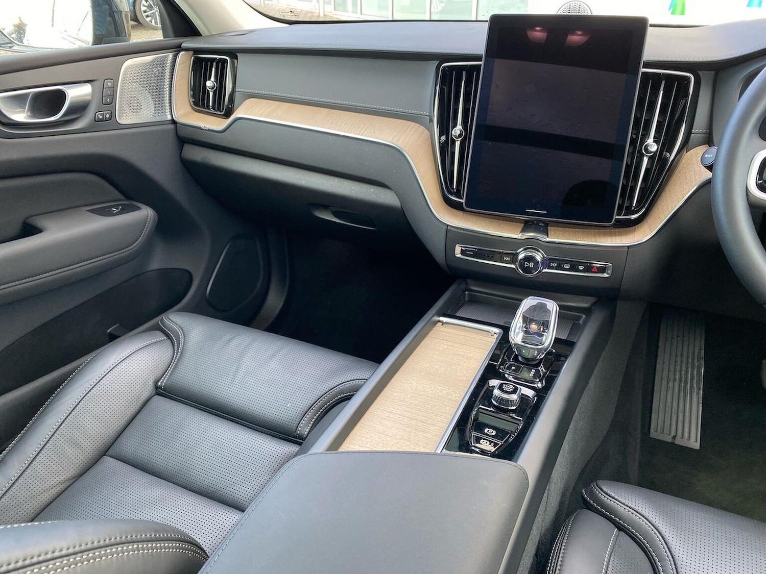 Used Volvo XC60 2025 for sale - 77984050: Photo 13