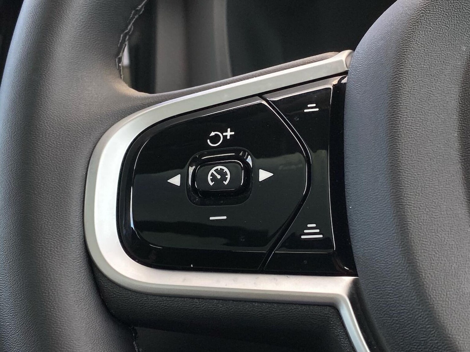 Used Volvo XC60 2025 for sale - 77984050: Photo 27