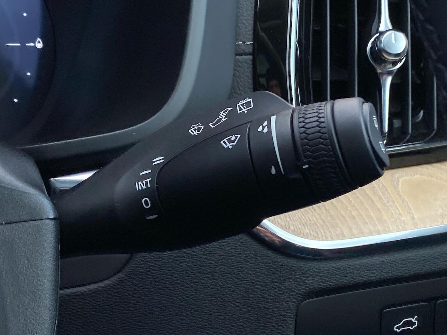 Used Volvo XC60 2025 for sale - 77984050: Photo 28