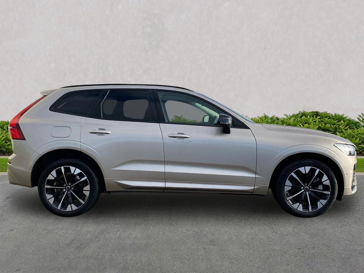 Used Volvo XC60 2025 for sale - 77984050: Photo 3