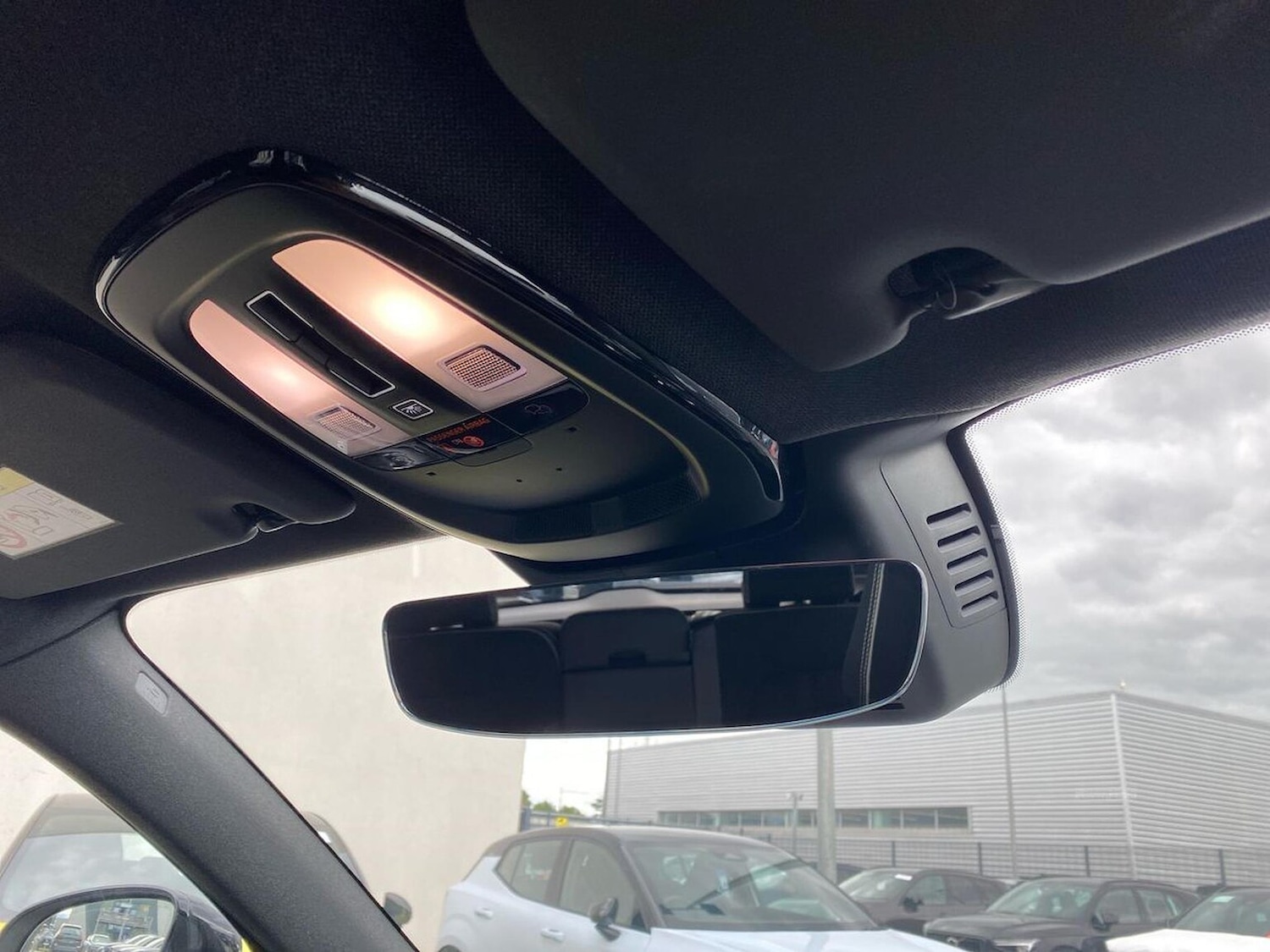 Used Volvo XC40 2025 for sale - 77489368: Photo 14