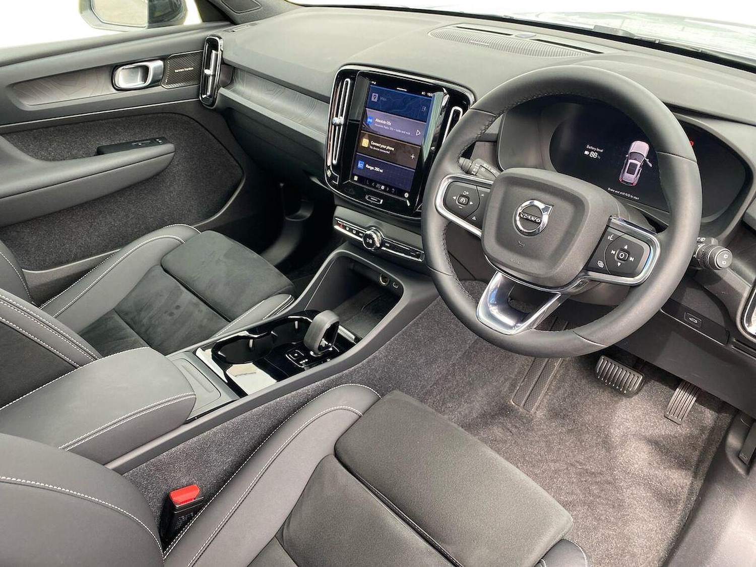 Used Volvo XC40 2025 for sale - 77489368: Photo 15