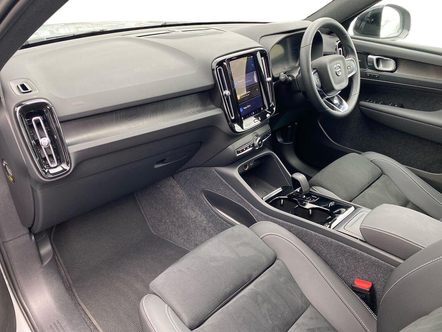 Used Volvo XC40 2025 for sale - 77489368: Photo 7