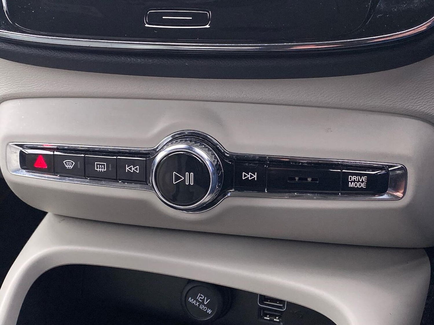 Used Volvo XC40 2018 for sale - 76164956: Photo 13