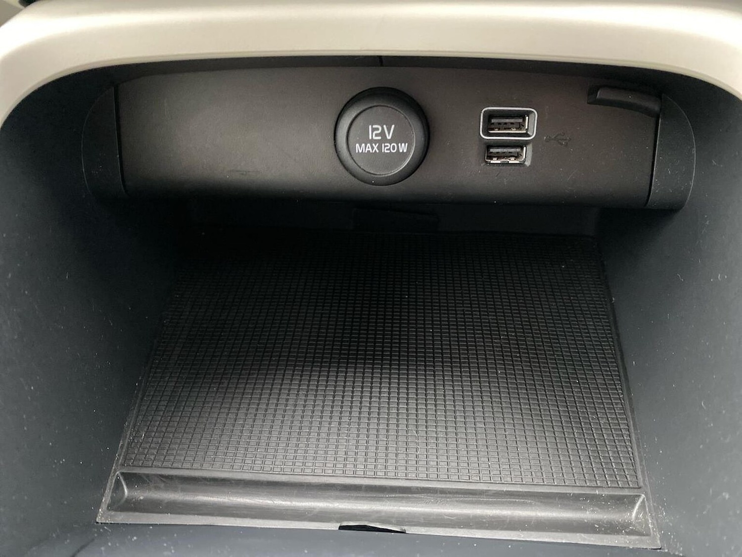 Used Volvo XC40 2018 for sale - 76164956: Photo 40