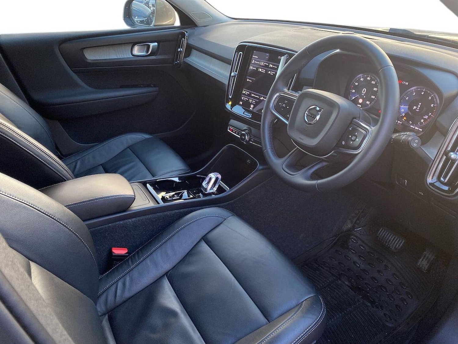Used Volvo XC40 2021 for sale - 76347066: Photo 16