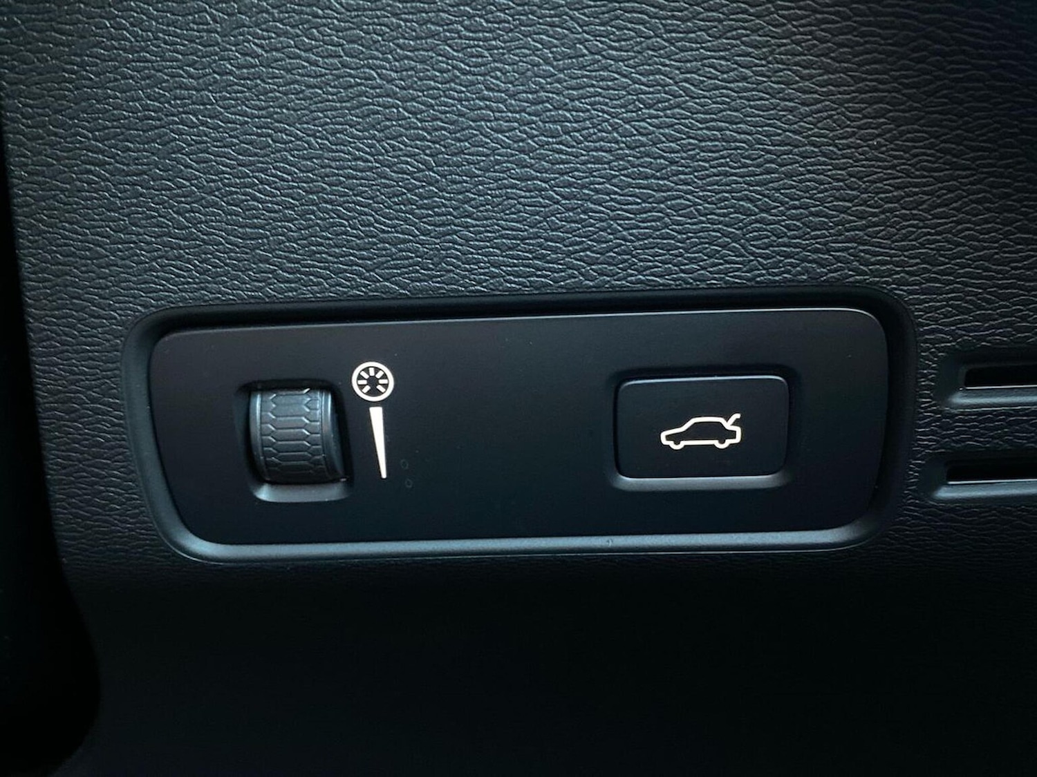 Used Volvo XC40 2021 for sale - 76347066: Photo 23