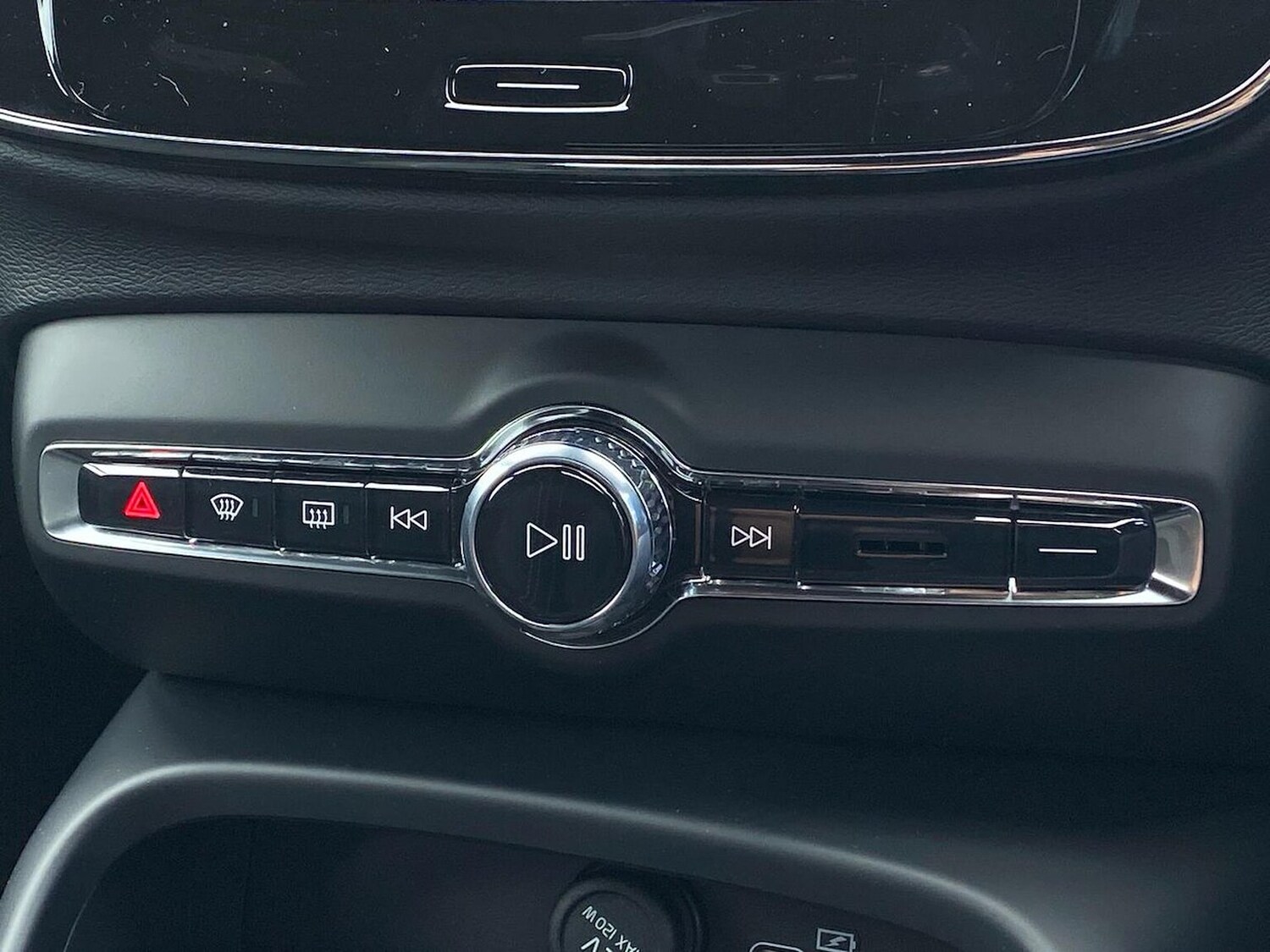 Used Volvo XC40 2025 for sale - 77489364: Photo 12