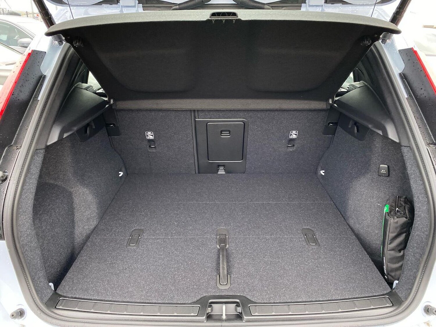 Used Volvo XC40 2025 for sale - 77489364: Photo 17