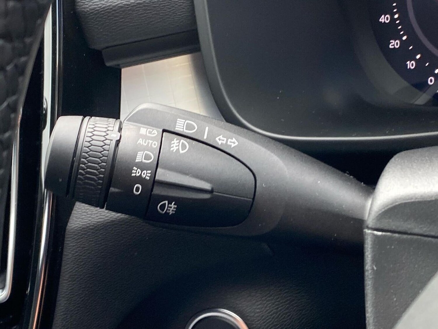 Used Volvo XC40 2025 for sale - 77489364: Photo 29